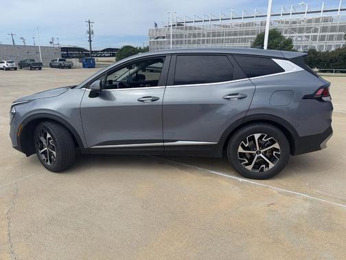 Everlasting Silver 2023 Kia Sportage EX