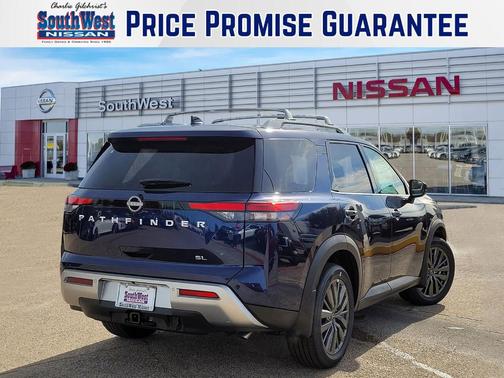 2025 Nissan Pathfinder SL
