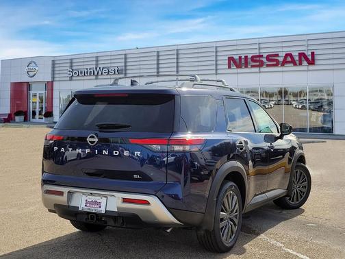 2025 Nissan Pathfinder SL