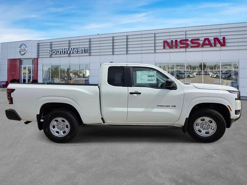 Glacier White 2027 Nissan Frontier S