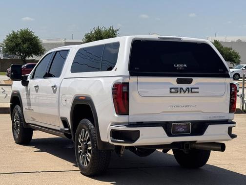 White Frost Tri-Coat 2024 GMC Sierra 2500 Denali Ultimate