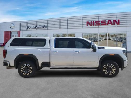 White Frost Tri-Coat 2024 GMC Sierra 2500 Denali Ultimate