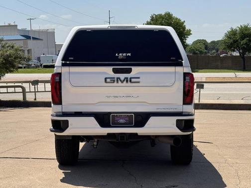White Frost Tri-Coat 2024 GMC Sierra 2500 Denali Ultimate
