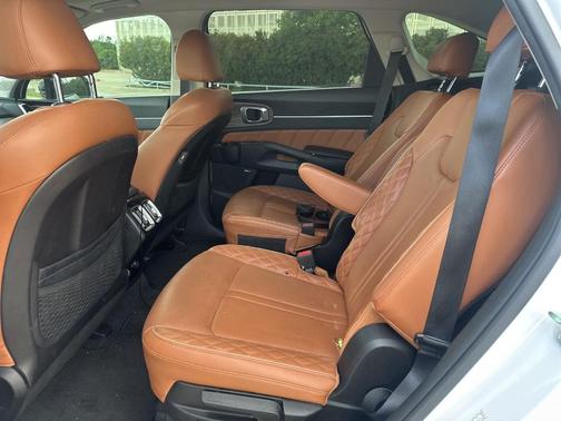 Glacial White Pearl 2022 Kia Sorento SX Prestige
