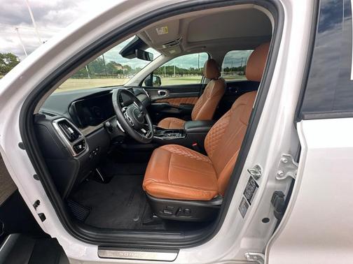 Glacial White Pearl 2022 Kia Sorento SX Prestige