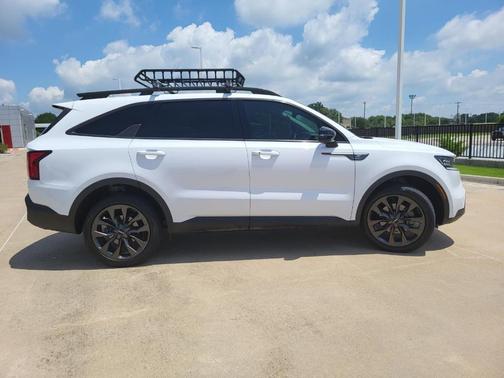 Glacial White Pearl 2022 Kia Sorento SX Prestige