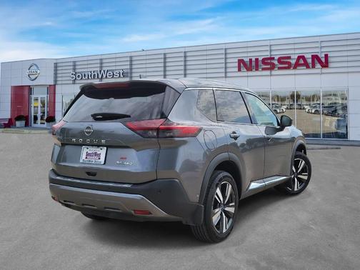 Gun Metallic 2022 Nissan Rogue SL