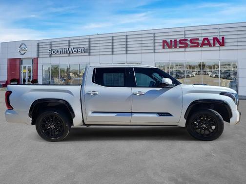 2023 Toyota Tundra Hybrid Platinum