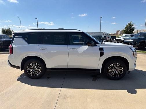 Aspen White Tricoat 2026 Nissan Armada Platinum