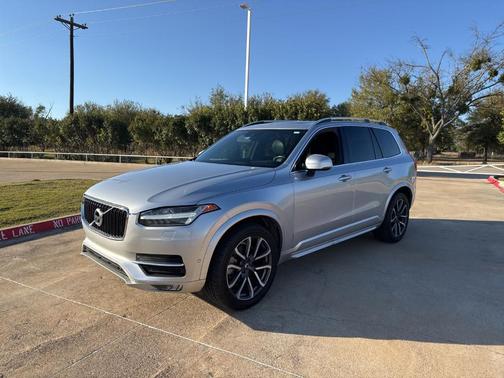 2018 Volvo XC90 T6 Momentum