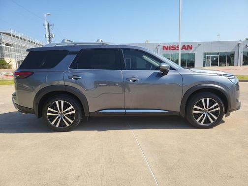 Gun Metallic 2025 Nissan Pathfinder Platinum