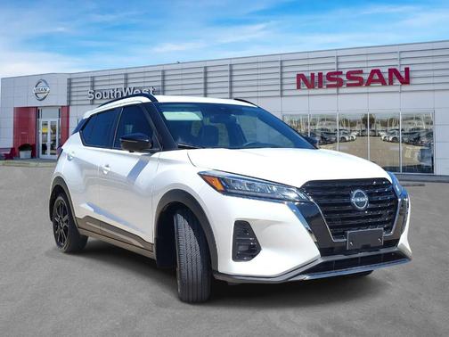 Aspen White 2024 Nissan Kicks SR
