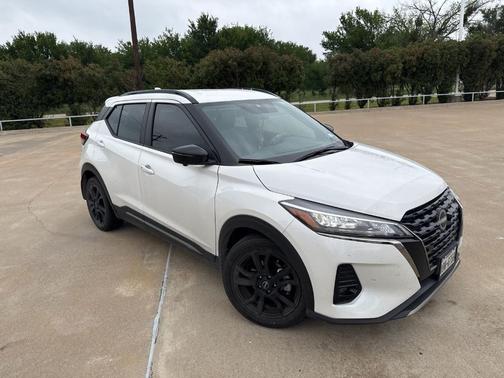 Aspen White 2024 Nissan Kicks SR