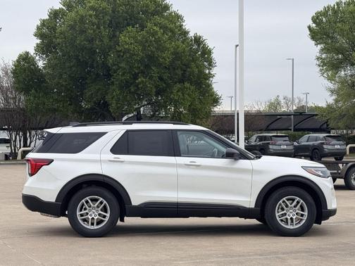 White Metallic 2026 Ford Explorer Active