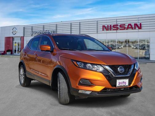 2022 Nissan Rogue Sport SV