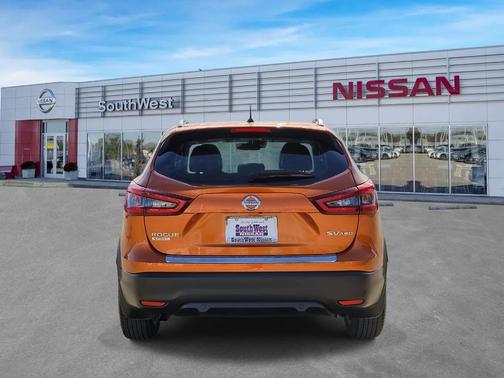 2022 Nissan Rogue Sport SV