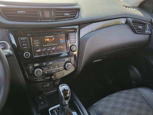 2022 Nissan Rogue Sport SV