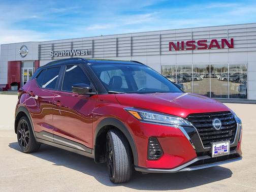 2023 Nissan Kicks SR
