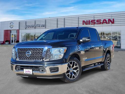 2017 Nissan Titan SV