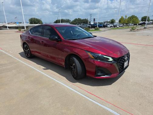 2023 Nissan Altima 2.5 SR