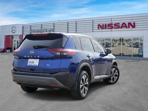 2022 Nissan Rogue SV