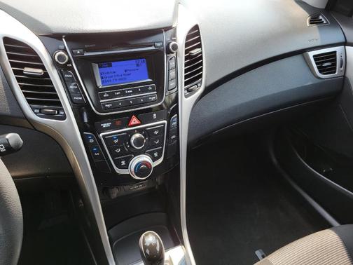 2017 Hyundai Elantra GT Base