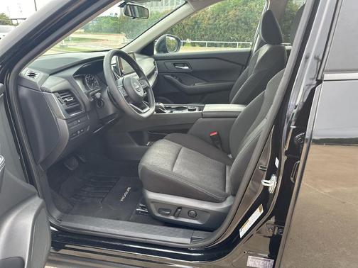 Super Black 2024 Nissan Rogue SV