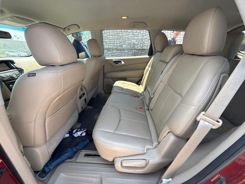 Cayenne 2015 Nissan Pathfinder SL
