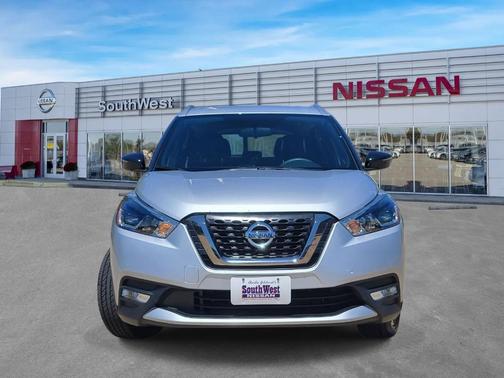 Brilliant Silver 2019 Nissan Kicks SR