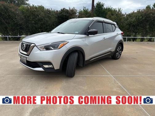 Brilliant Silver 2019 Nissan Kicks SR