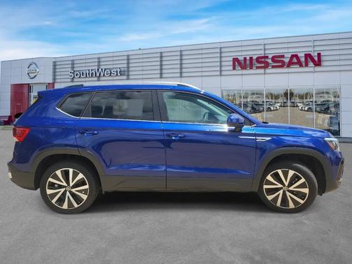 Blue Dusk 2024 Volkswagen Taos 1.5T SE