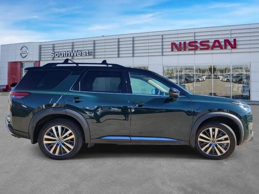 2022 Nissan Pathfinder Platinum