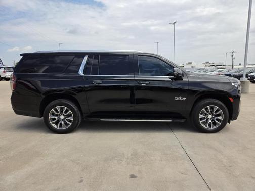 Black 2023 Chevrolet Suburban LT