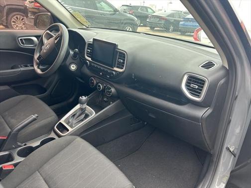 2021 Hyundai VENUE SE