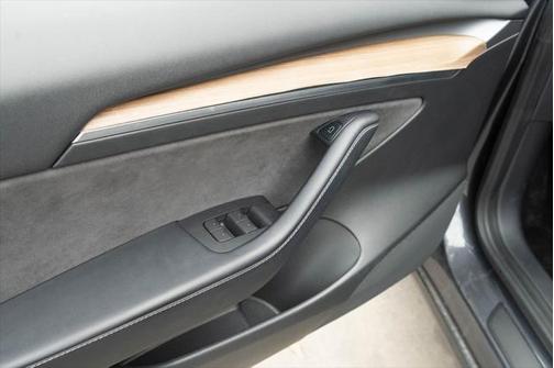2022 Tesla Model 3 Standard Range