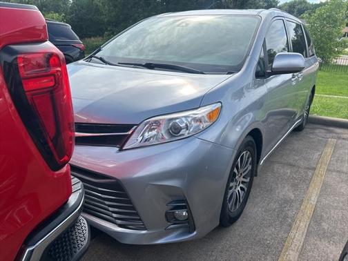 2018 Toyota Sienna SE