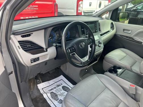 2018 Toyota Sienna SE