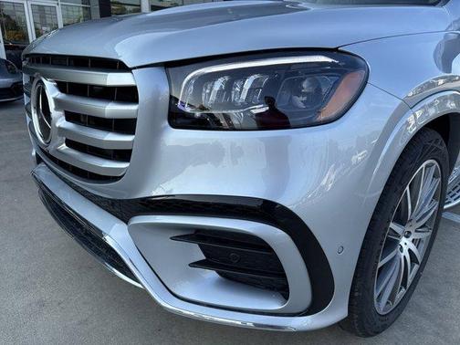 2026 Mercedes-Benz GLS 450 