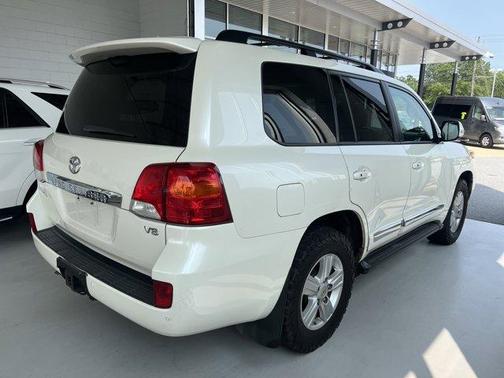 2014 Toyota Land Cruiser V8