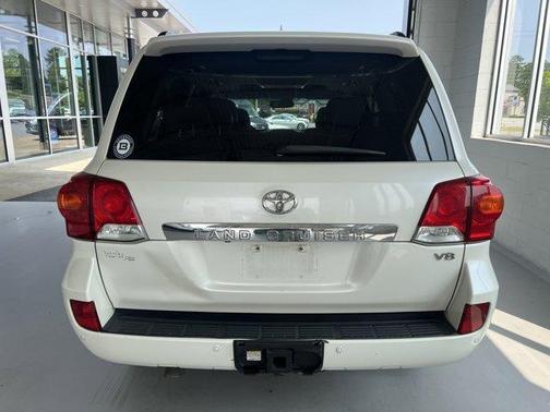 2014 Toyota Land Cruiser V8