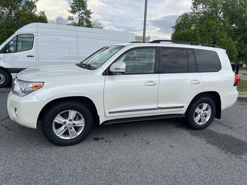 2014 Toyota Land Cruiser V8