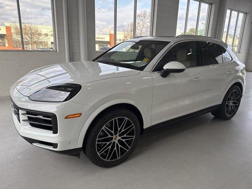 2024 Porsche Cayenne Base
