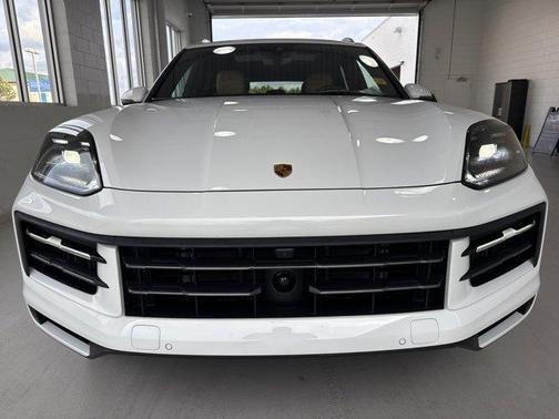 2024 Porsche Cayenne Base