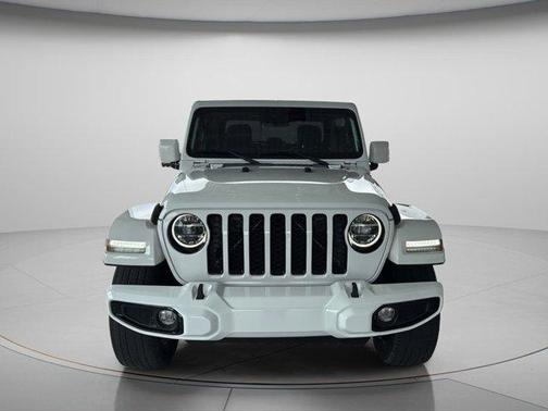 Bright White Clearcoat 2021 Jeep Gladiator Overland