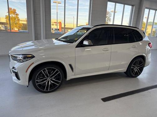 2021 BMW X5 M50i