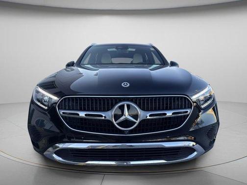 Obsidian Black Metallic 2025 Mercedes-Benz GLC 300 Base