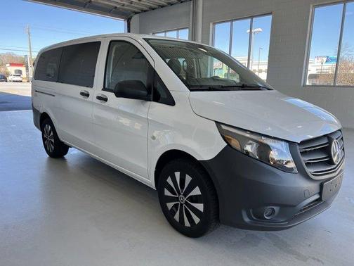 2023 Mercedes-Benz Metris Base
