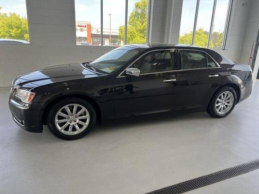 2013 Chrysler 300C Base