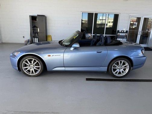 2004 Honda S2000 Base (M6)