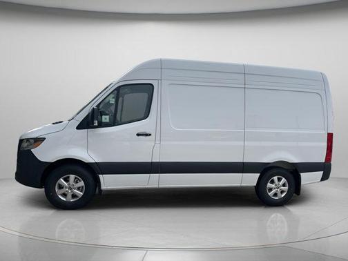 Arctic White 2024 Mercedes-Benz Sprinter 2500